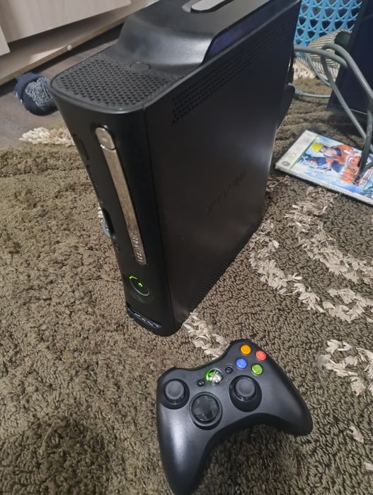 Продам Xbox 360 и 15 игр