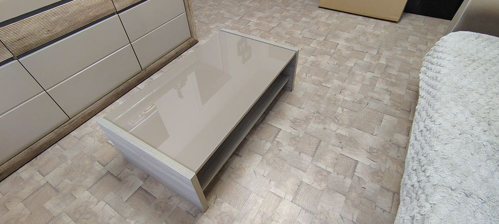 Vând măsuță de cafea