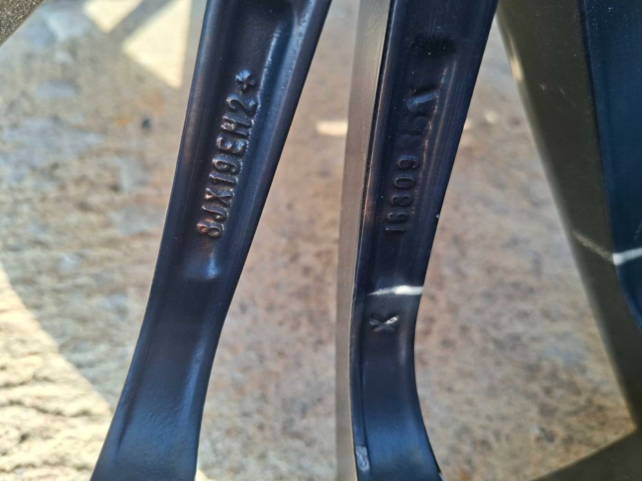 Джанти за БМВ BMW 19 8jx19EH2+ ET35