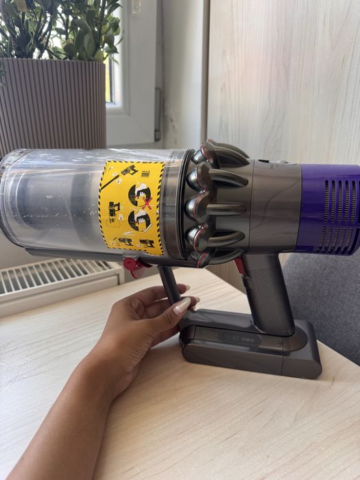 Aspirator Dyson V10