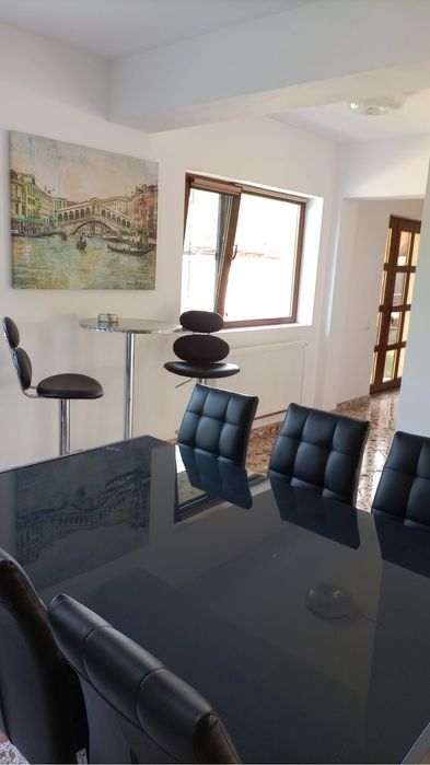 Inchiriez vila, liber de Revelion si de Craciun