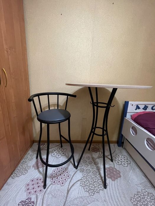 Барный стол и стул