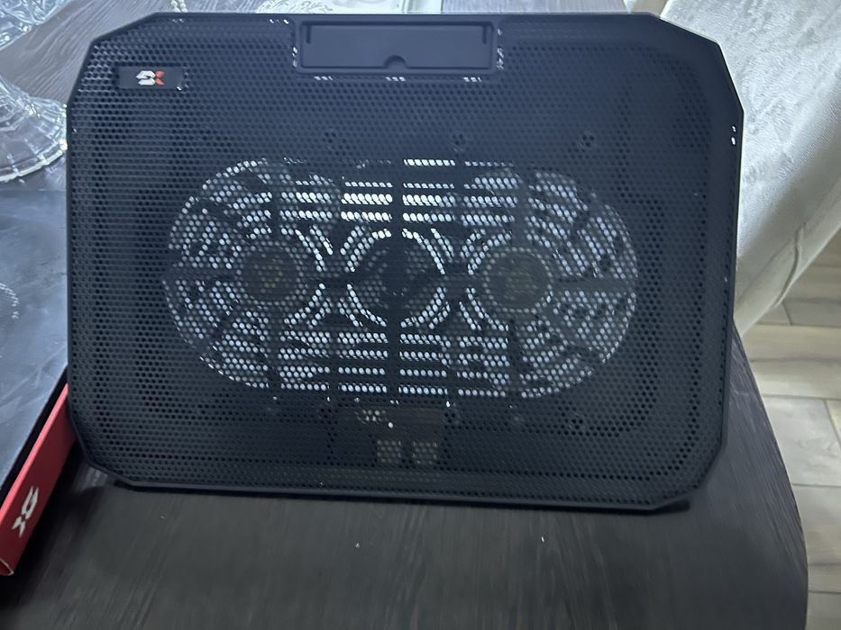 Охладитель для ноутбука .