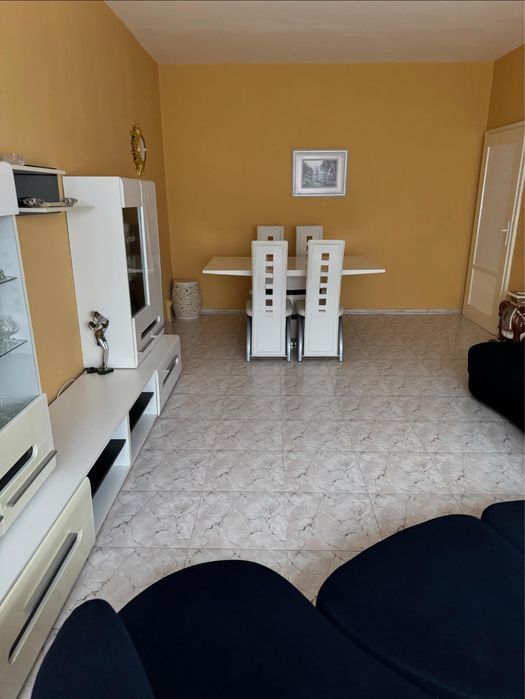 Дава се под наем Двустаен апартамент в с. Смирненски, Област Русе - 75 кв.м за 433.5 € - Снимка #1