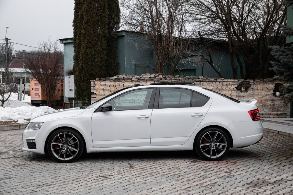 Skoda octavia VRS / Anul 2017 - 2.0 diesel 184 CP /trapa panoramica