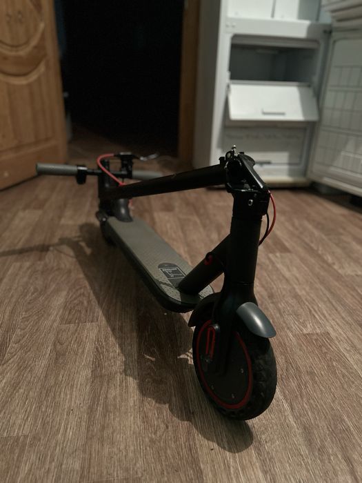 продам электросамокат Aovopro es80