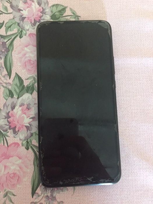 HUAWEI  P Smart Z srochni sotiladi narxi 650 000 ming