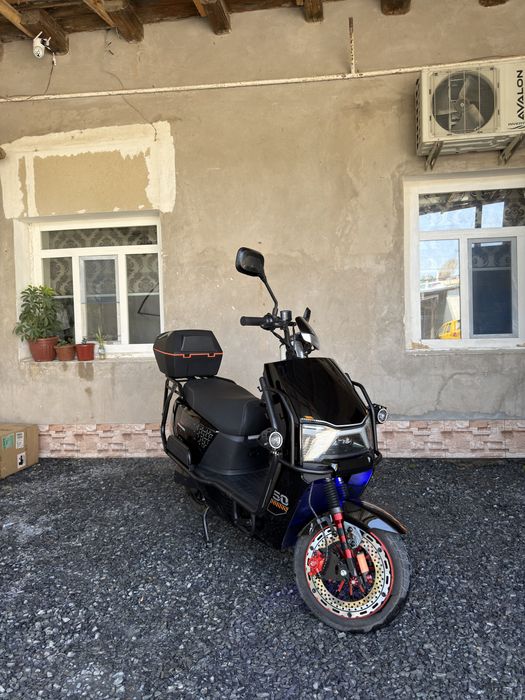 Skuter elektroni