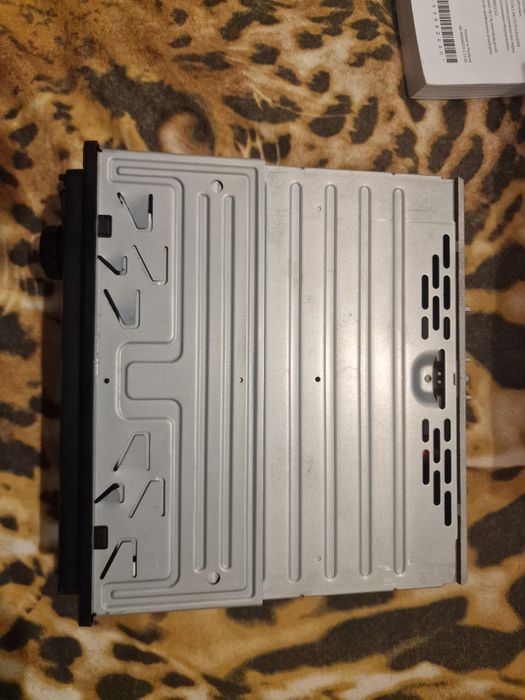 Магнитола Alpine UTE-200BT