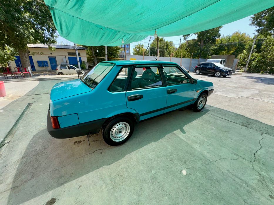 Автомобиль Ваз 21099