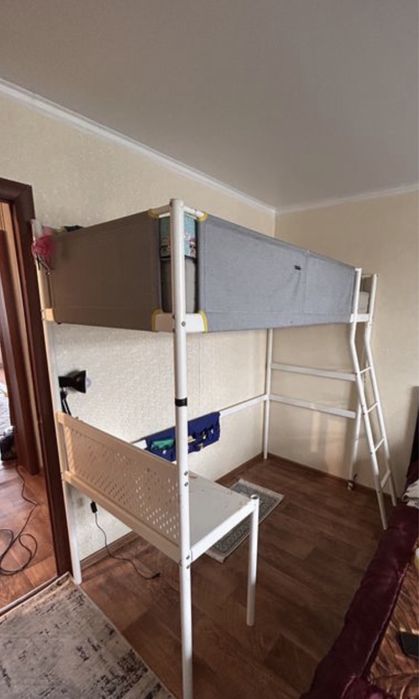 Двухъярусная кровать