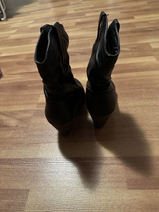 Botine cu toc, negru, cu blanita in interior, 38, ca noi