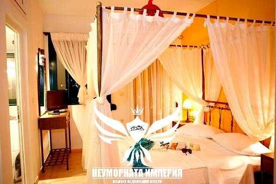 Продавам хотел с РЗП 530кв. в парцел 1521кв. на остров Лесбос, Гърция