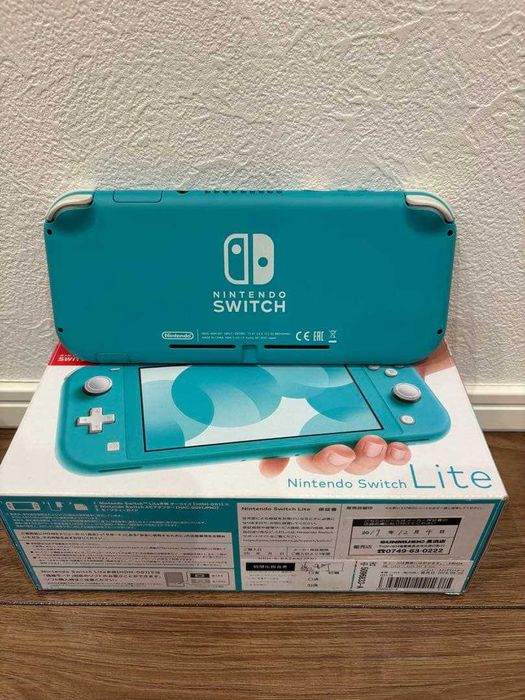 Nintendo Switch lite + игри Utube и Fortnite