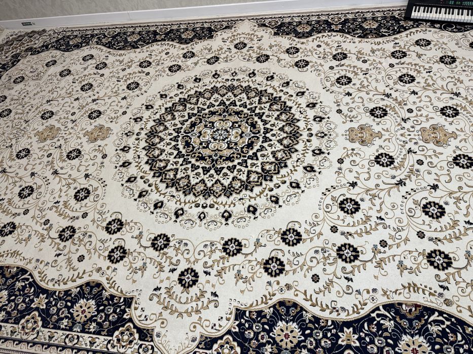 Продаю ковер 3 на 5