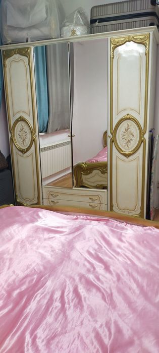 Гарнитур спальный