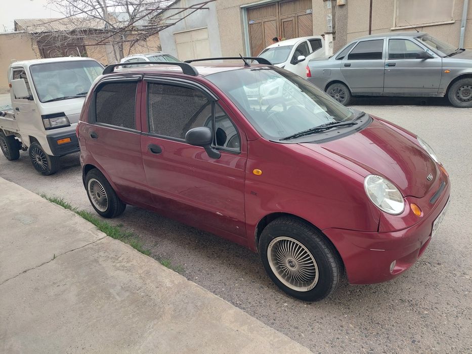 Легковой автомобил