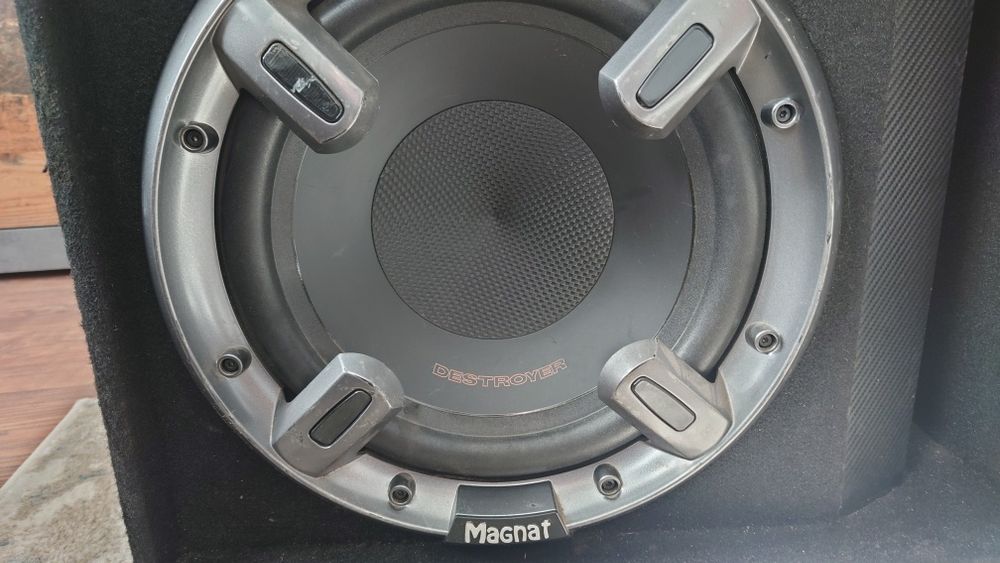 Subwoofer+statie auto