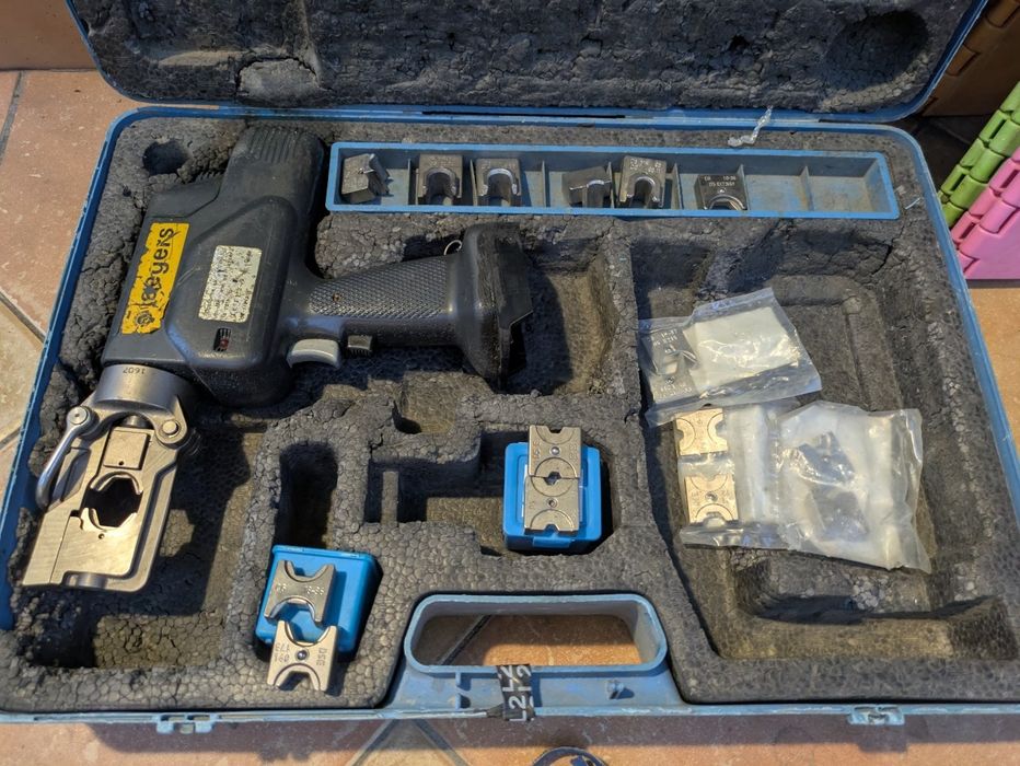 Presa sertizat papuci electrici cegers