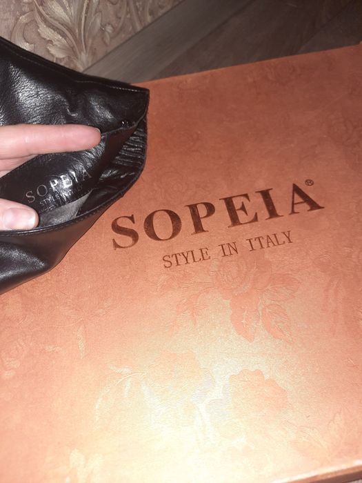 Продам натуральные кожаные сапоги