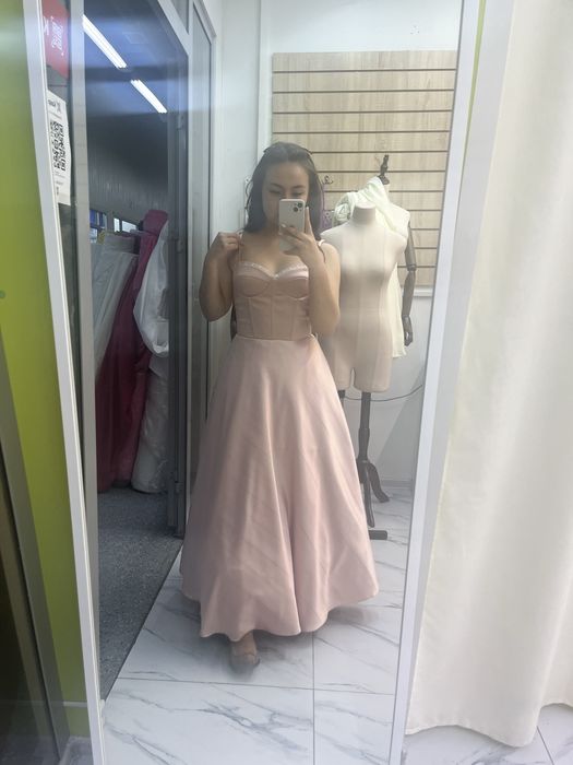 Розовое платье напрокат