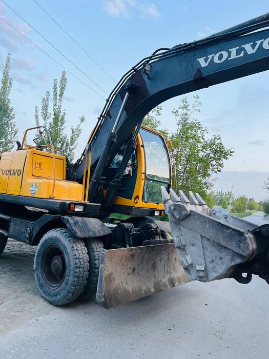 Ekskavator Volvo 130