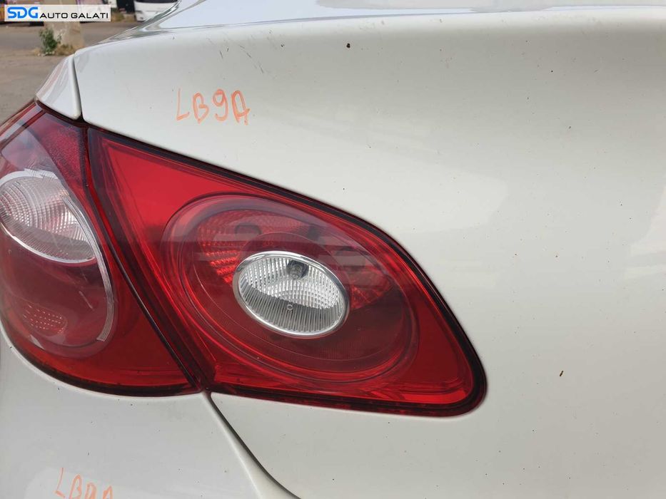 Stop Lampa Tripla Stanga de pe Capota Portbagaj Volkswagen Passat CC 2008 - 2012 [C6514]