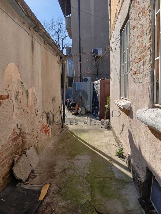 Продава се Къща в Пловдив, Център - 180 кв.м за 1778 €/кв.м - Снимка #12