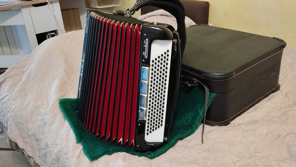 Акордеон Super Fias Stradella 120 баса професионален