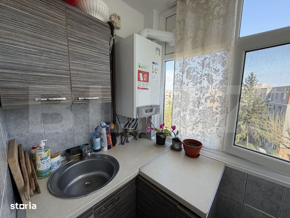 Apartament 3 camere decomandat , zona 23 August