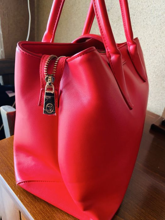 Червена чанта trussardi