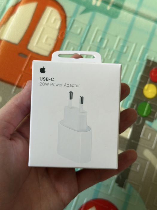 Новый адаптер  от Apple 20W