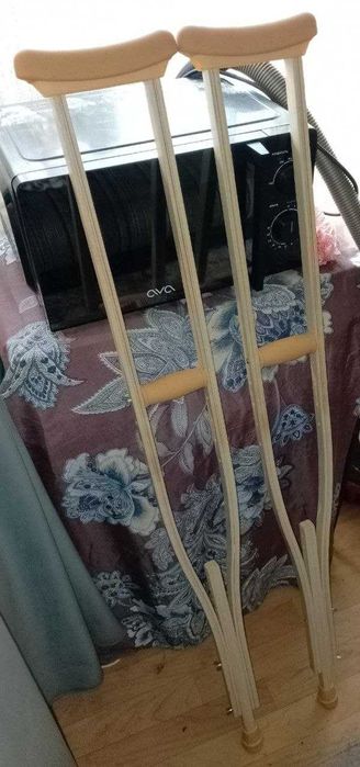 Срочно! Продам костыли