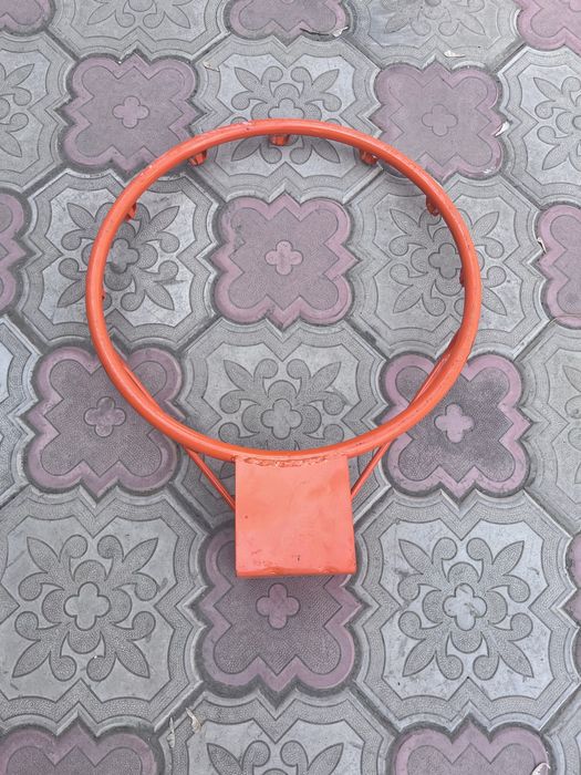 Баскетбольное кольцо в комплекте с мячом