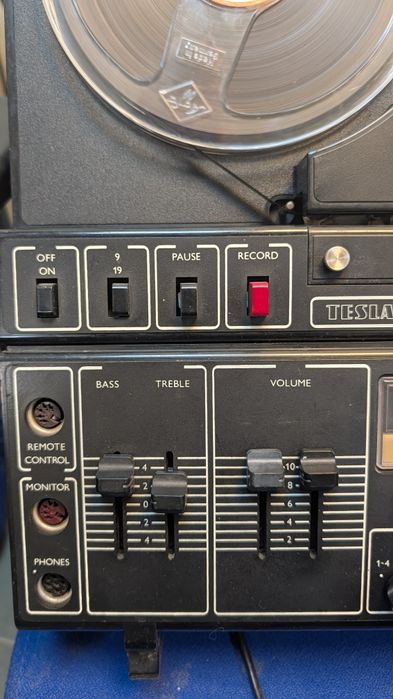 Magnetofon Tesla  B115