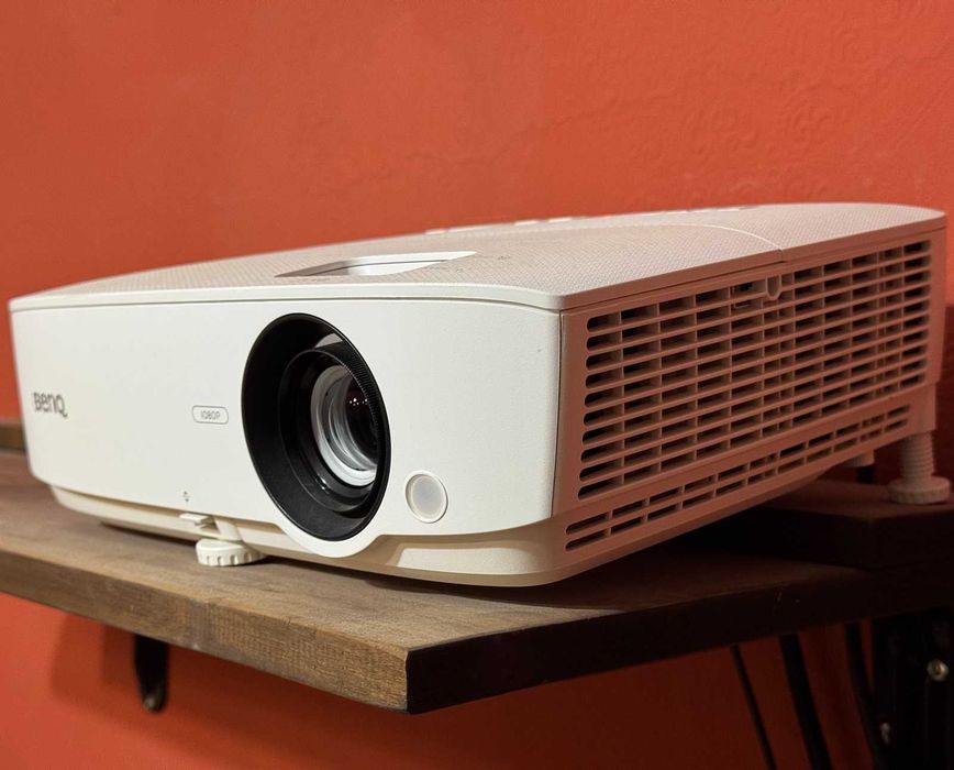 Продавам: Проектор BENQ TH535 Full HD, 3500 лумена, 2x HDMI, 15.000:1