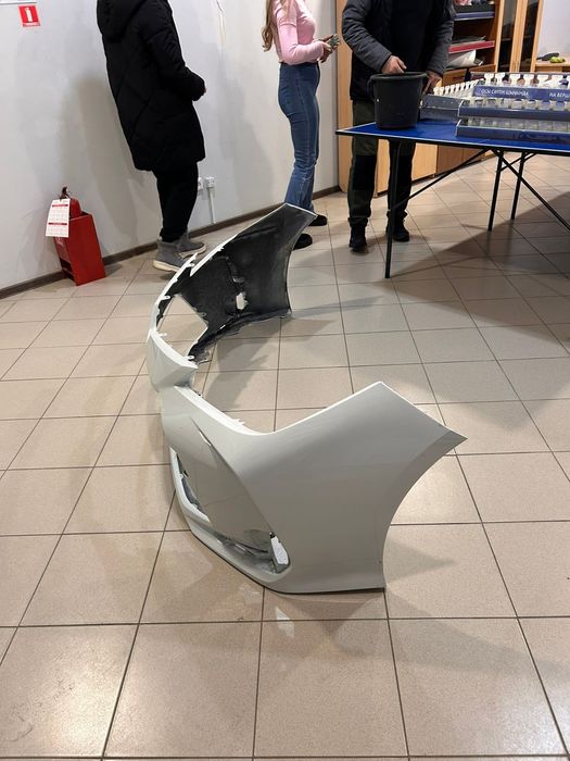 Продам бампер Тойота Королла