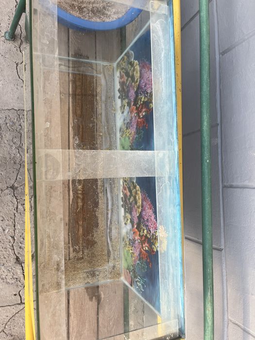 Продам аквариум 100л