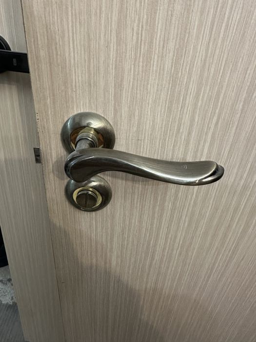 Продам двери все в сборе