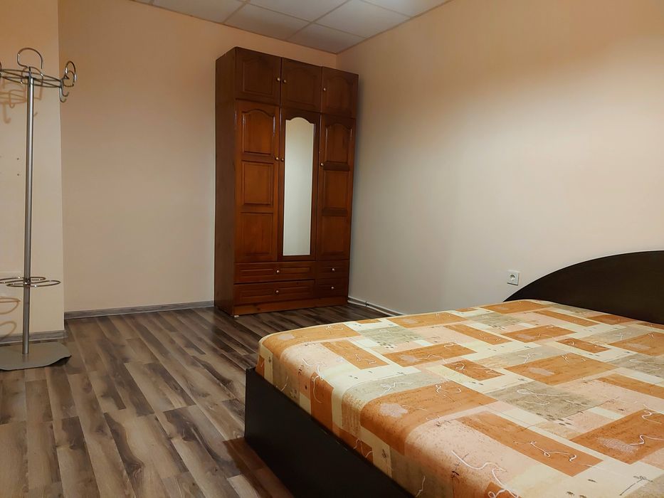 Дава се под наем Двустаен апартамент в Ловеч, Център - 70 кв.м за 250 € - Снимка #1