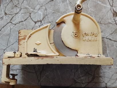 Продавам машина за рязане на хляб