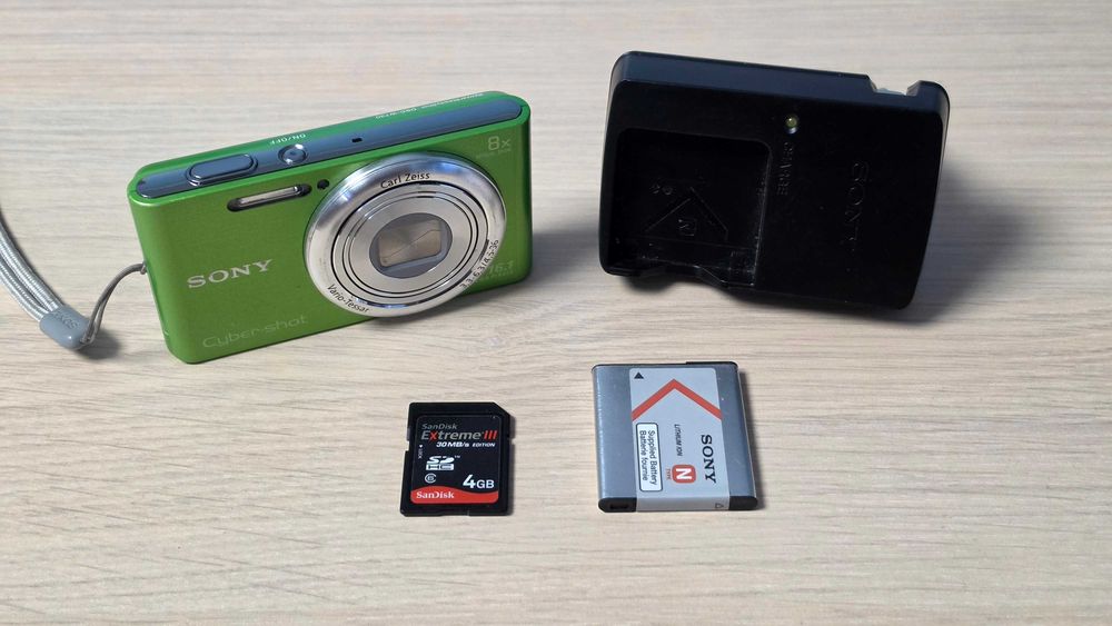 Sony DSC-W730, 16MP