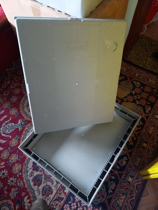 Пласмасово дъно и капаци за прашец.