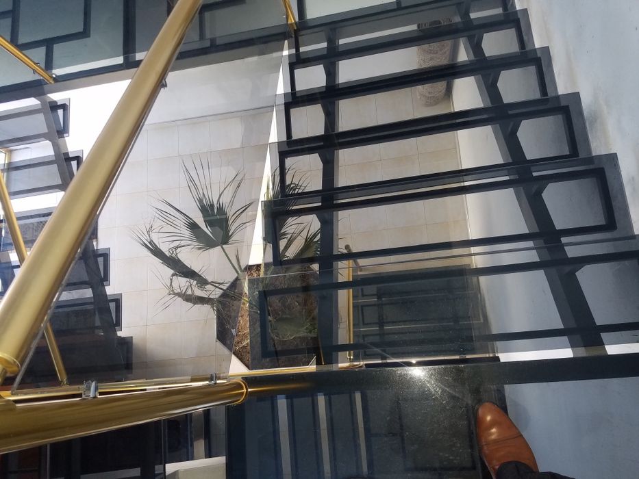 БИНО сотилади, нотурар