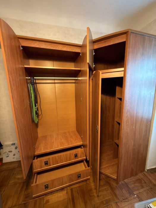Продам 2 Шкафа для одежды и кровать