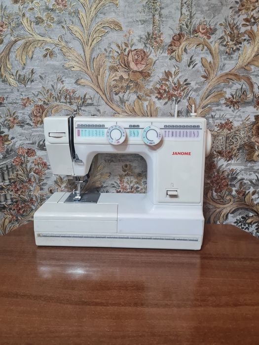 Швейная машинка Janome rx18s