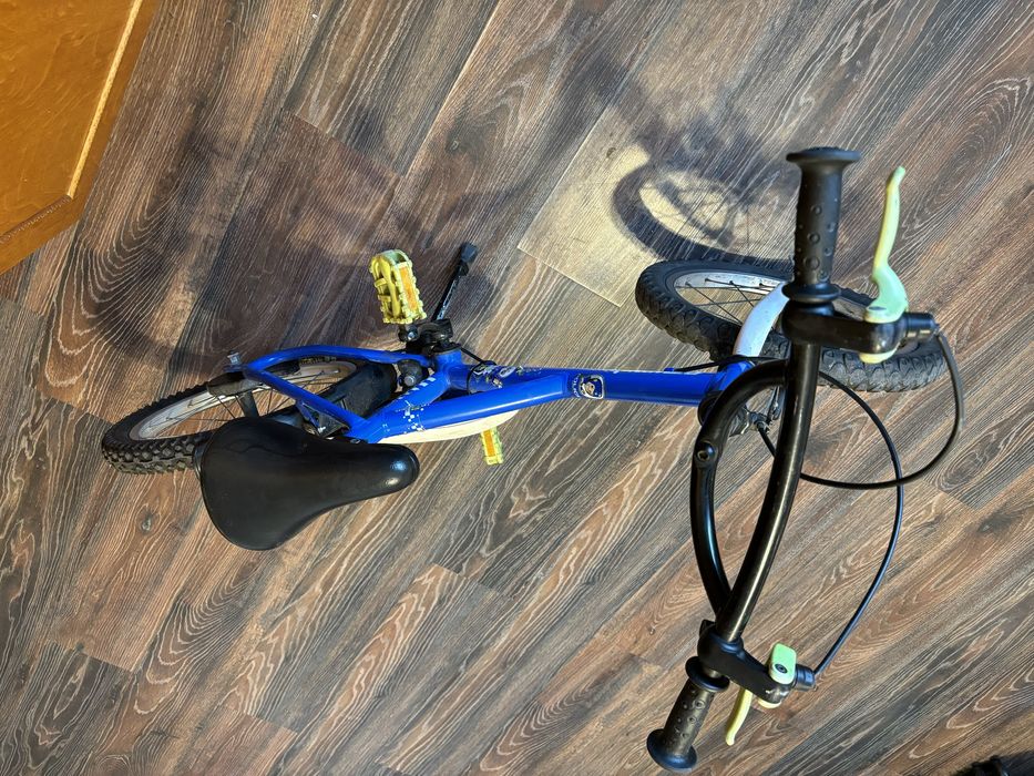 Bicicleta copii cu roti ajutatoare