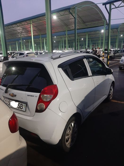 Spark sotiladi 2011 yil 4 pozitsiya A/t Metan 4 pokolena