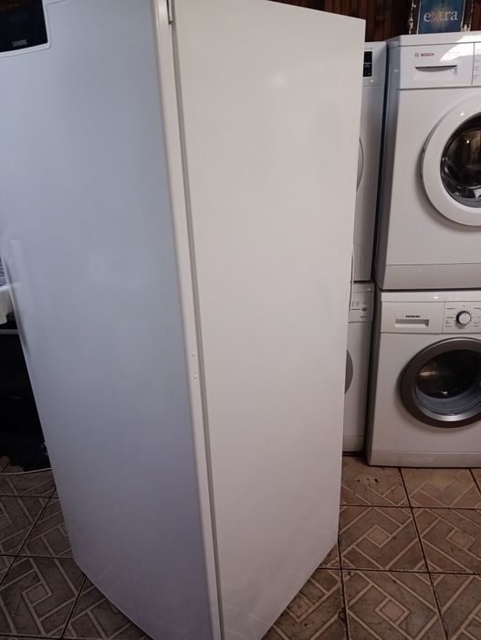 XXL огромен вертикален фризер Сименс Siemens  с две години гаранция!