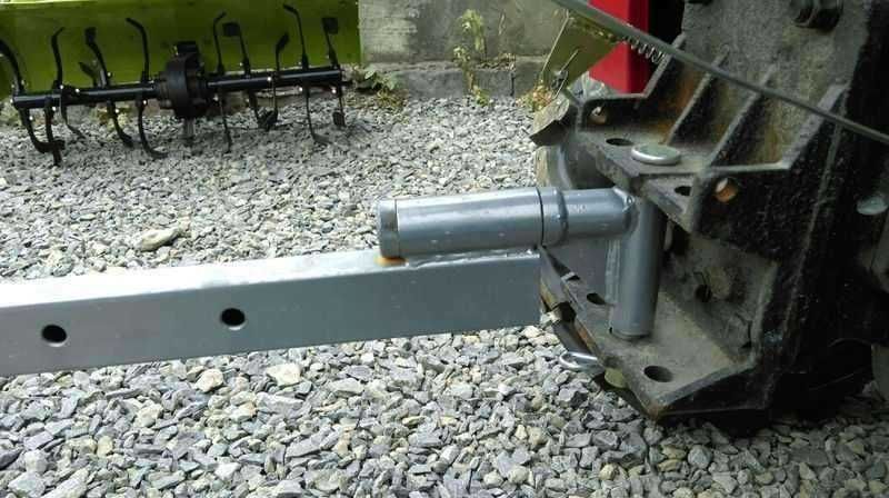 Scaun tapitat - carut reglabil cu roti pentru motocultor motosapa NOU